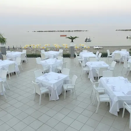 Dolce Stella 3* Torre Melissa